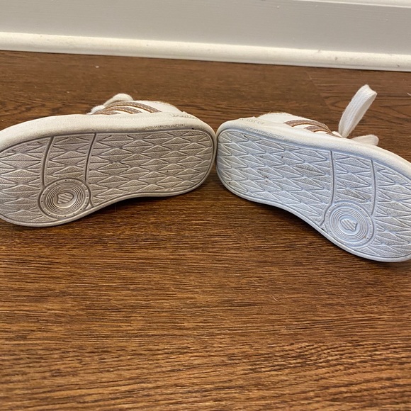 Toddler White Sneakers - Picture 3 of 3